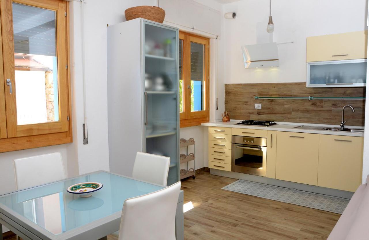 Apartments Villa Corrias Cala Liberotto Kültér fotó